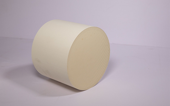Le petit grand volume de catalyseur de thyristor de diamètre de pore a adapté la réduction aux besoins du client catalytique sélective