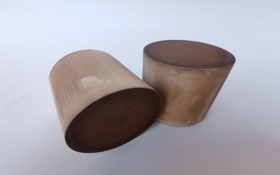 Euro III IV V VI de catalyseurs de monolithes de nid d'abeilles d'alumine pour des convertisseurs de catalyseur