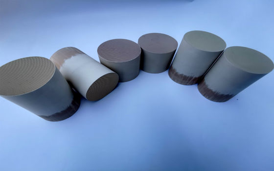 Euro matériel de substrat de catalyseur de nid d'abeilles d'alumine de véhicules d'essence 4 5 6