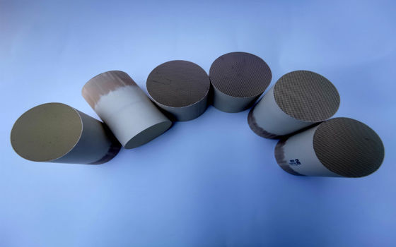 Le palladium de Rhésus de pinte a basé le transporteur métallique 600 CPSI de dispositif d'échappements de voiture de Twc de catalyseur à trois voies