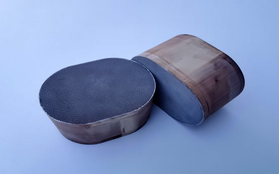 Catalyseur de nid d'abeilles d'extrudeuse de thyristor de cordiérite fabriquant 750 CPSI pour le dispositif d'échappement automatique