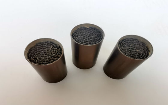 Convertisseur catalytique de 100 cellules 3 pouces catalyseurs universels de 2,5 pouces pour les émissions des véhicules à moteur