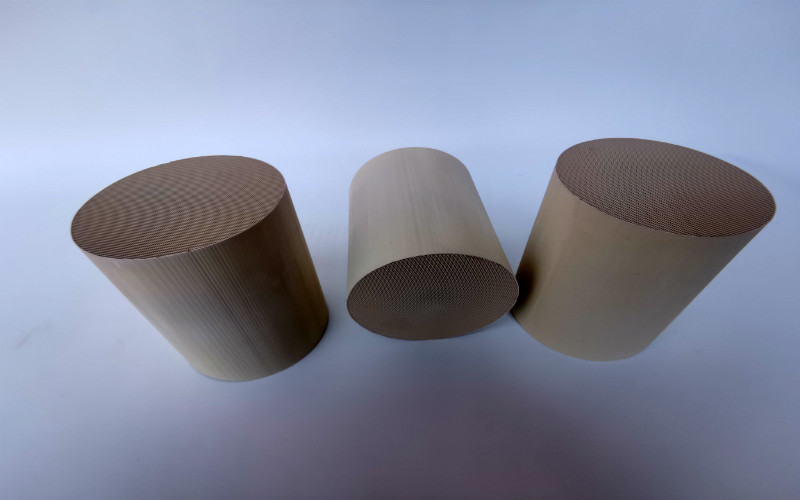 catalyseur des véhicules à moteur à trois voies d'échappement de 200 300 400 CPSI pour l'échappement de voiture