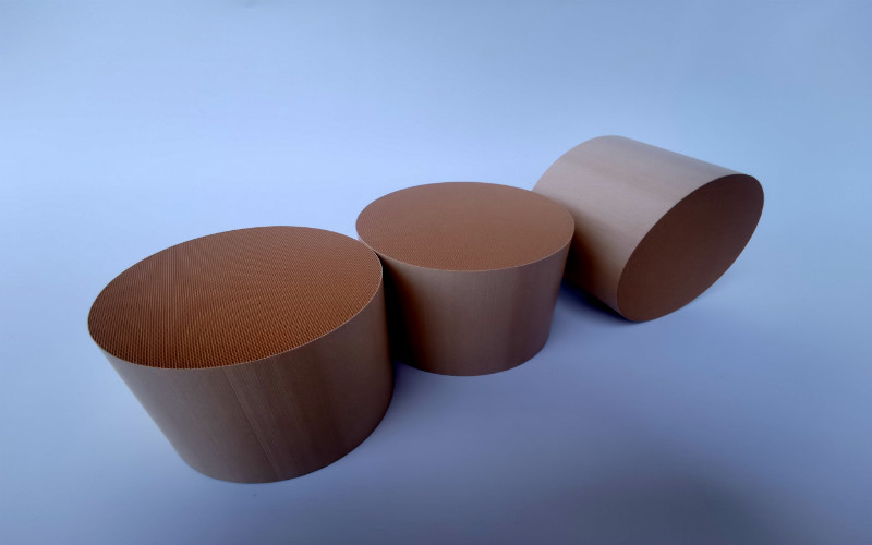 Cu et catalyseur Tio2 de thyristor de zéolite de Fe pour des cokeries agglomérant le verre de fours de chaudières