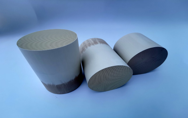 Catalyseur à trois voies d'échappement utilisé dans l'euro universel de convertisseur catalytique de 3 manières 4 5 6