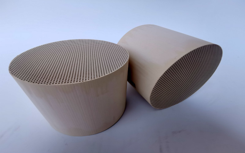 La voiture épuisent les catalyseurs à trois voies pour les émissions des véhicules à moteur 600 750 900 CPSI
